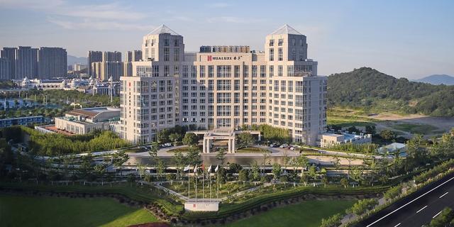 هوالاكس نينجبو هاربور سيتي باي آيتش جي