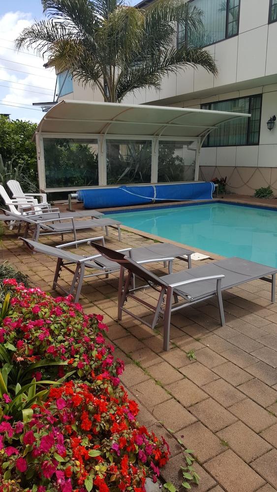 ألباني روزدل موتل