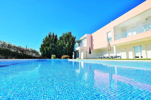 هيل توب أواسيز - ليسبوا أويراس