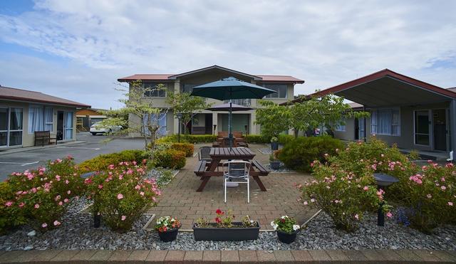 آكين بليس موتل