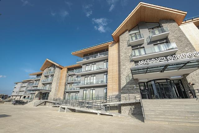 كريستال ريزورت