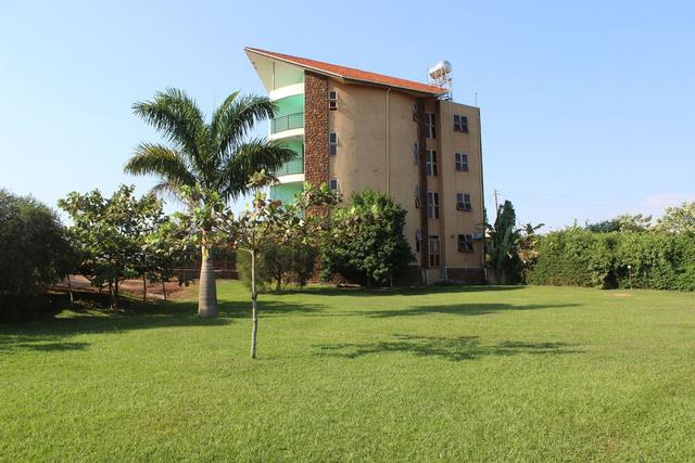 سكاي بيتش هوتل