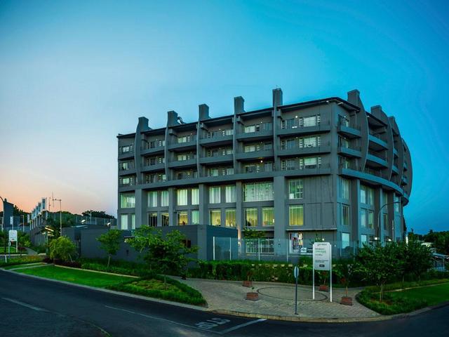 جينيسيس أول-سويت هوتل