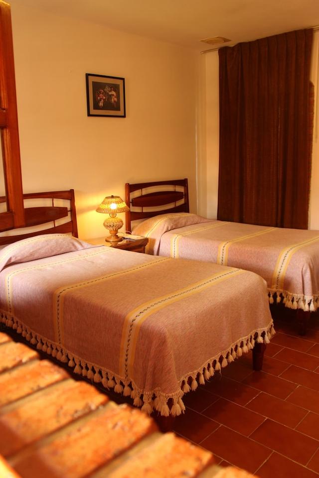 أوتل بوسادا لا كاسونا دي كورتيس