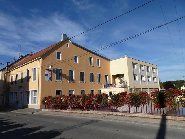 أوتل بنسيون ليه بور دو رو