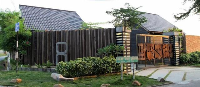 ذا هابي 8 ريتريت آت باسير بوتيه