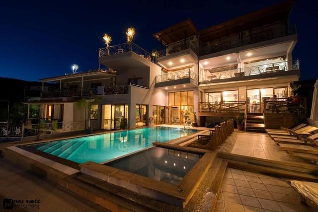 أريا هوتل سكياثوس