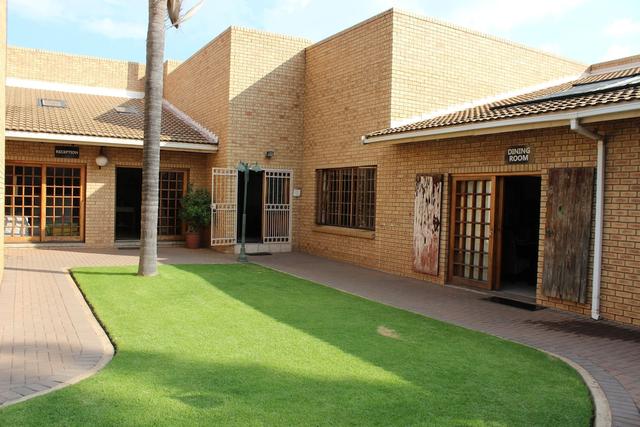 هاوس آند هارت جيست هاوس