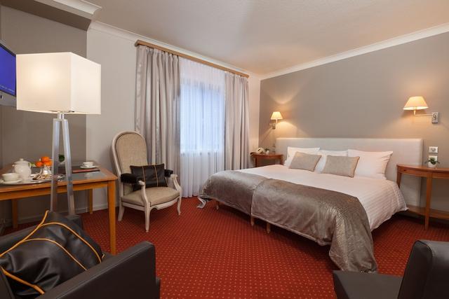 أوتل ريستوران ألانيو