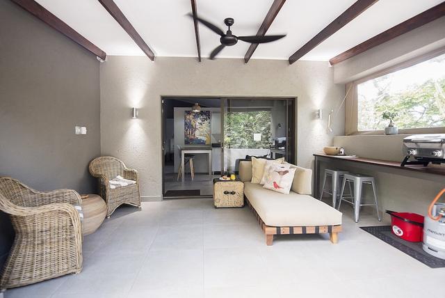 بيردز بابل سيلف كايترينج جيست هاوس