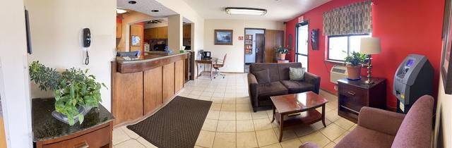 لو مار إن آند سويتس