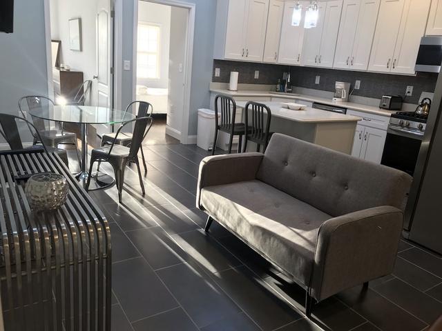 جيلز أفينيو 6 بد روم جيم