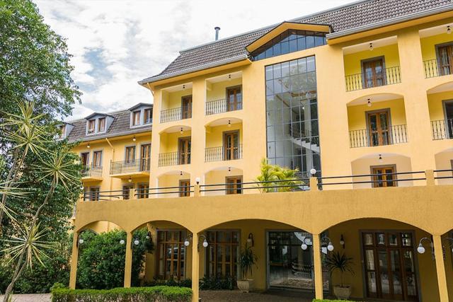 هوتل باراديس