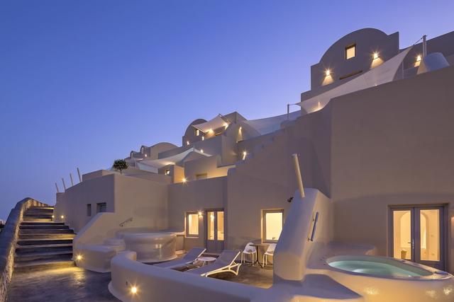 سكاي فول سويتس - للبالغين فقط