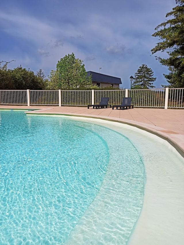 فيلاج فاكونس شاتيل سونسوار