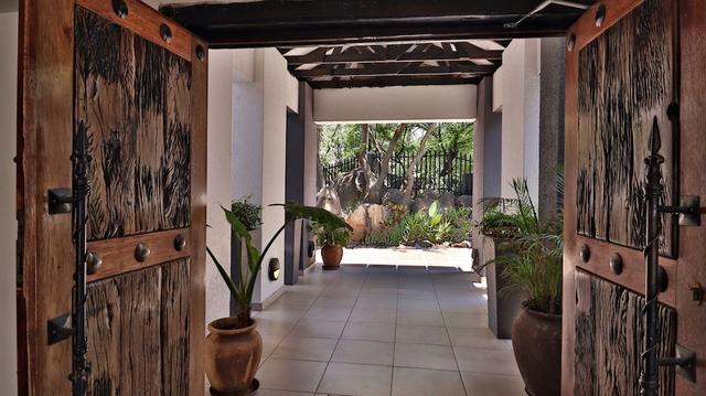 كايالامي هوتلز - مبوبيلا