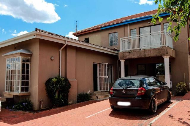 سوبيريور جيست هاوس