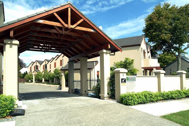 فوياجير أبارتمنتس تاوبو