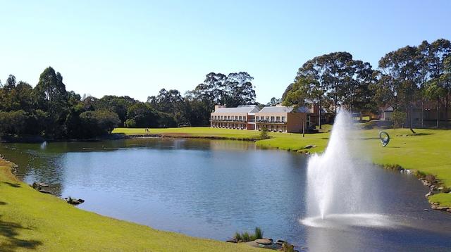 ليك سايد هوتل آند كونفرانس سنتر