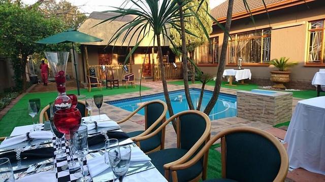 لورين بالاس جيست هاوس