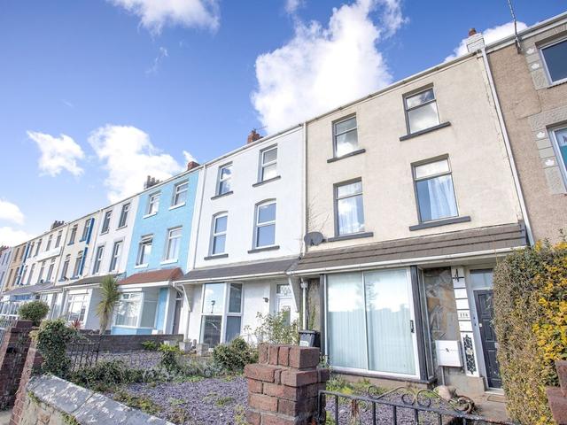 بالمي أبارتمنت إن سوانسي نير مومبلس بير