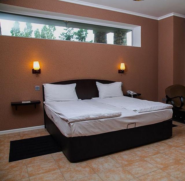 هوليداي فيلدج