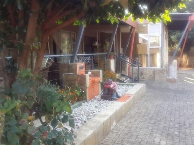 كوكبيت جيست هاوس