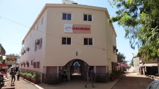 هوتل آثييندا