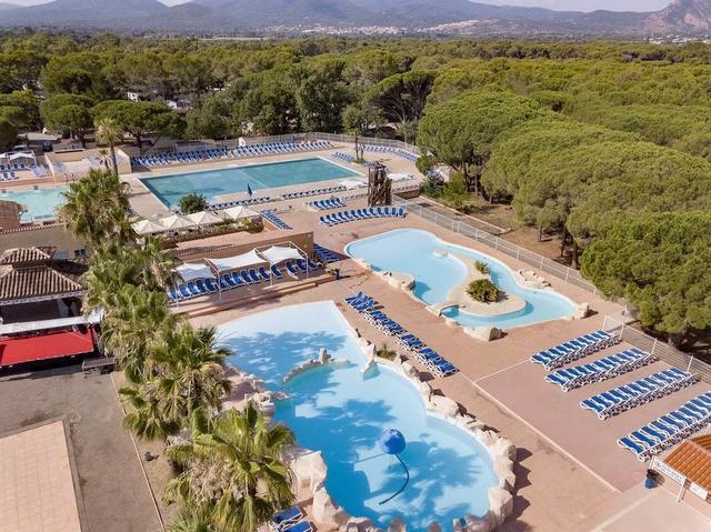 بارك سان جيمس أواسيز فيلاج