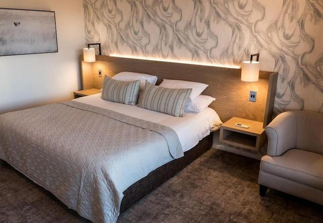 ذا كاليواي هوتل