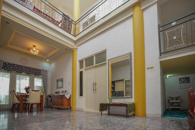 ريد دورز شاريه نير ميوزيام لامبونج مانغكورات 2