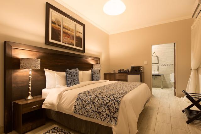 ثري أوليفز جيست هاوس