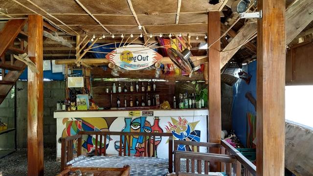 هانغ أوت بيتش آند ريزورت