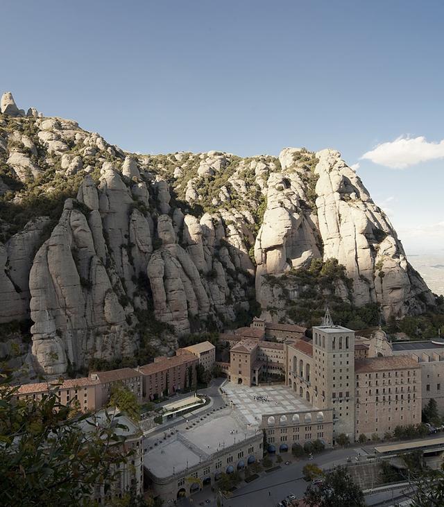 Apartamentos Montserrat Abat Marcet