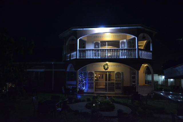 لا فيف بيد آند بريكفاست