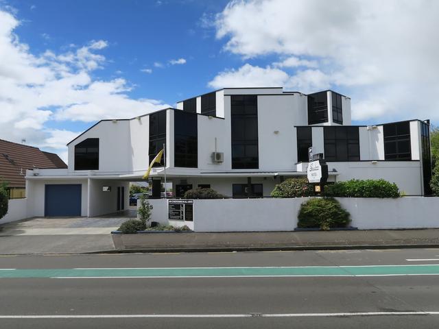 شادز موتل آند كونفرنس سنتر