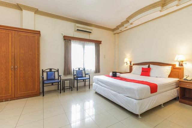 ريد دورز بلس نير تامان سيرينج