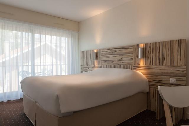 أوتل لو نوتيك، أركاشون