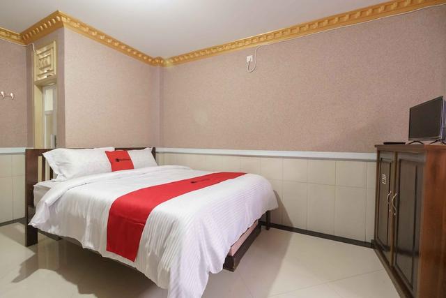 ريد دورز بلس شياريا نير رسوب د ار إي دجاميل بادانج