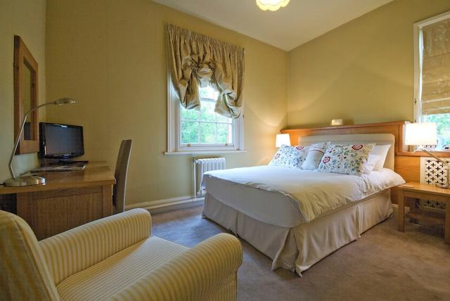 بيك ويفرز رومز آند ريستورانت