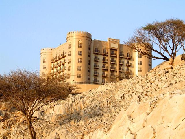 Golden Tulip Khatt Springs Resort & Spa