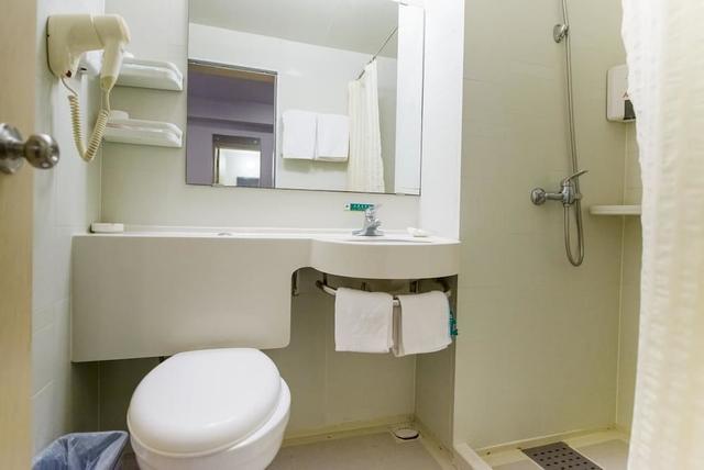 متروبولو جينجيانج واندا بلازا هوتل