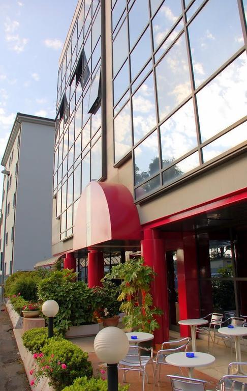 هوتل مارتيني