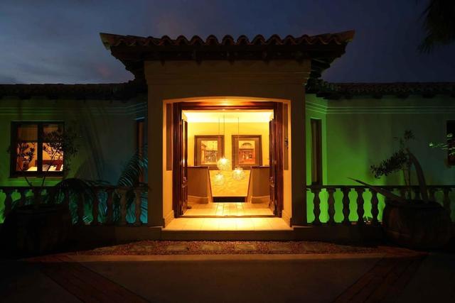 جراند فيستا جيست هاوس