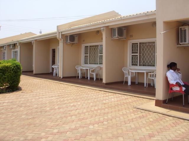 لوساكا موسي-أو-تونيا إكزجيوتيف لودج