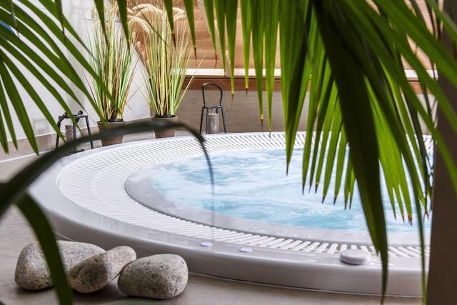 بست ويسترن ليه بان أوتل أيه سبا بيروس جيريك