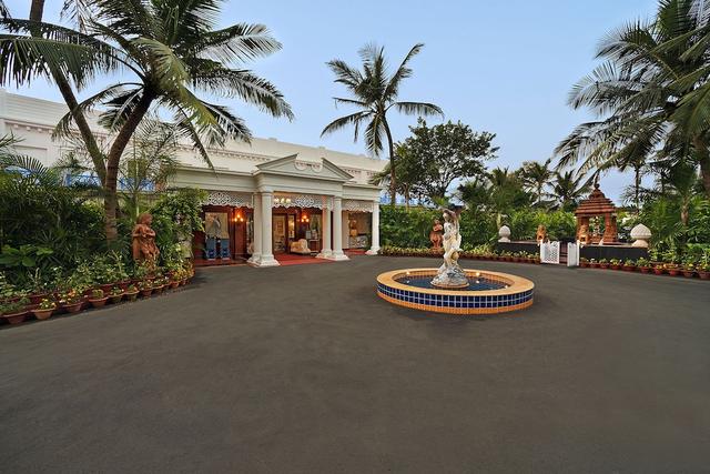 مايفير بالم بيتش ريزورت