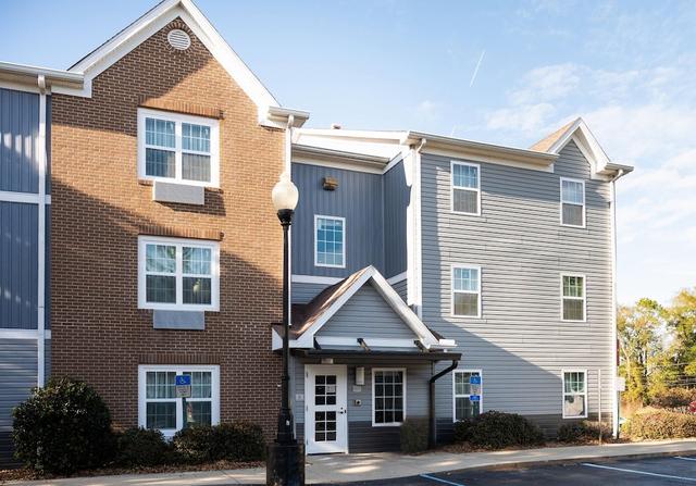 ألوكسويتس آت 1876، آن أسيند كوليكشن هوتل