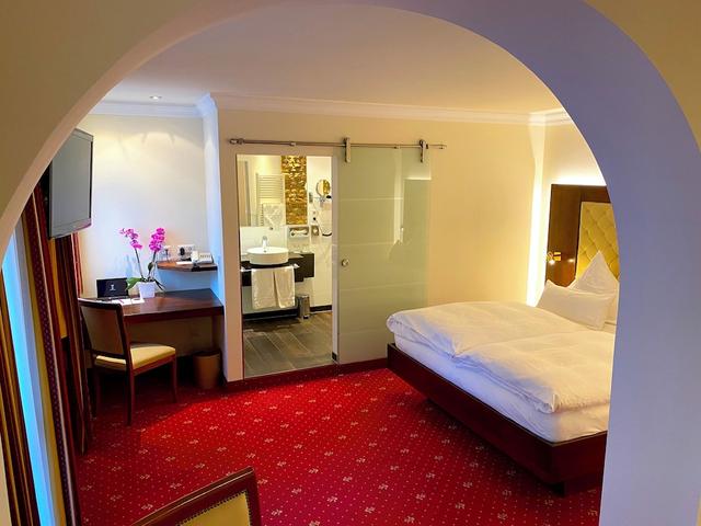 زور فاينشتيجه