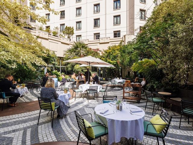 نوفوتيل باريس لي هاليس